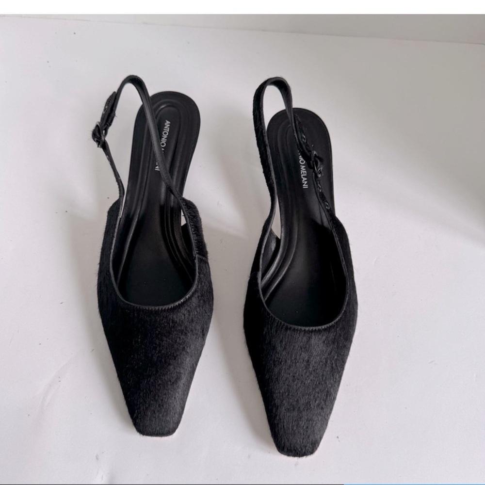 Antonio Melani, the Kody Black Leather Haircalf Dress Pumps. Size 7.5 - Picture 3 of 4